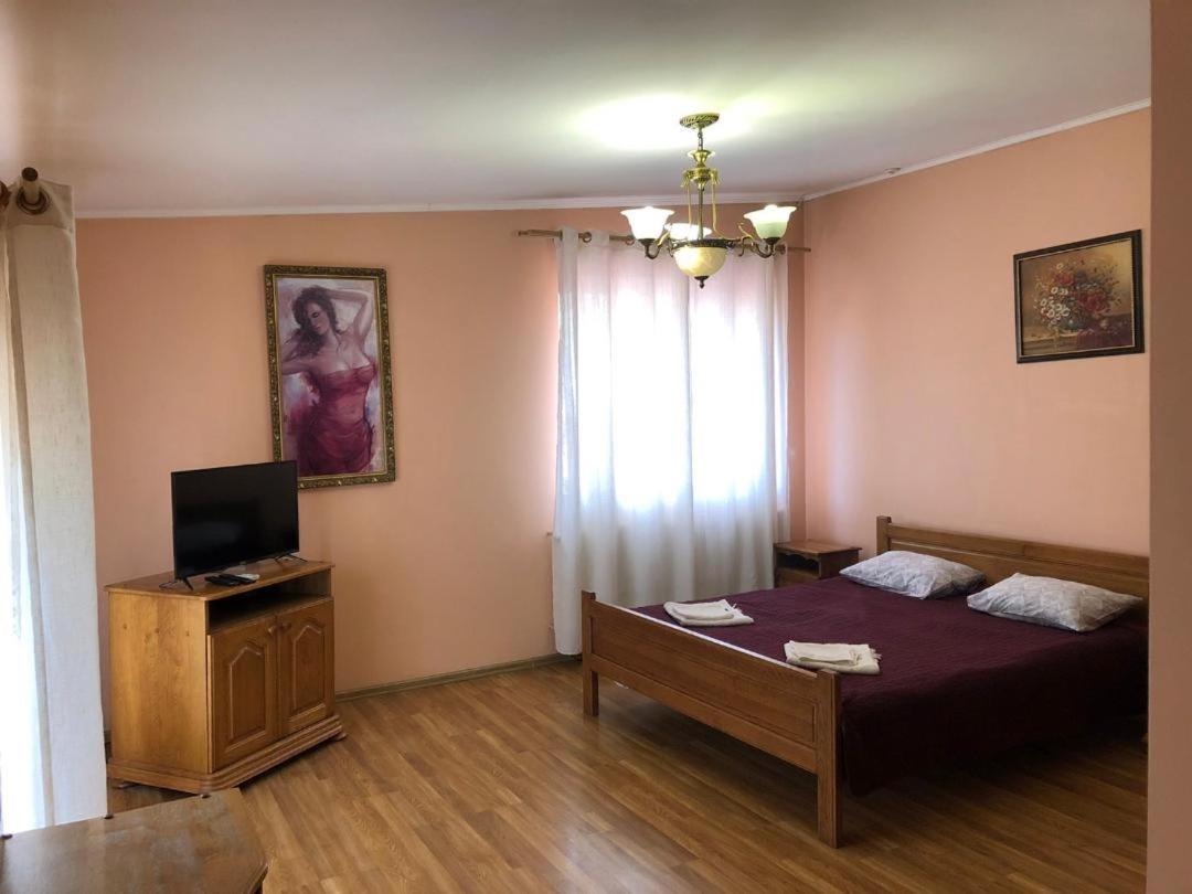 Hotel Nikolet Mukatjevo Eksteriør billede
