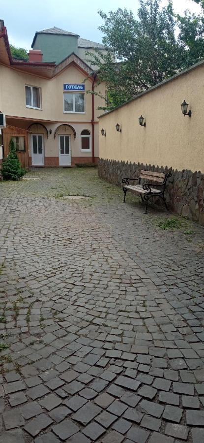 Hotel Nikolet Mukatjevo Eksteriør billede