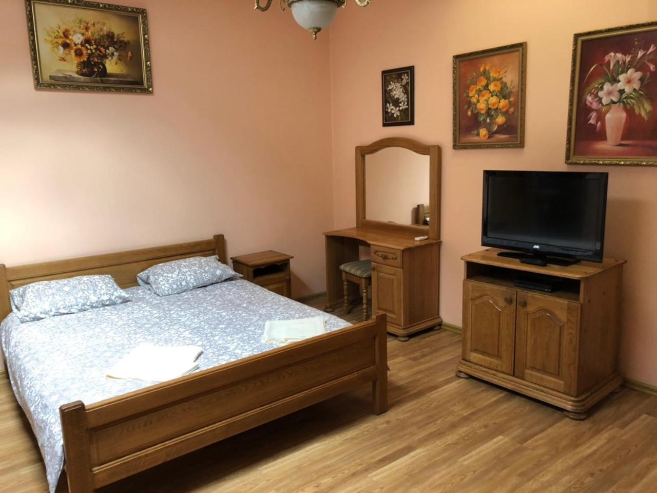 Hotel Nikolet Mukatjevo Eksteriør billede